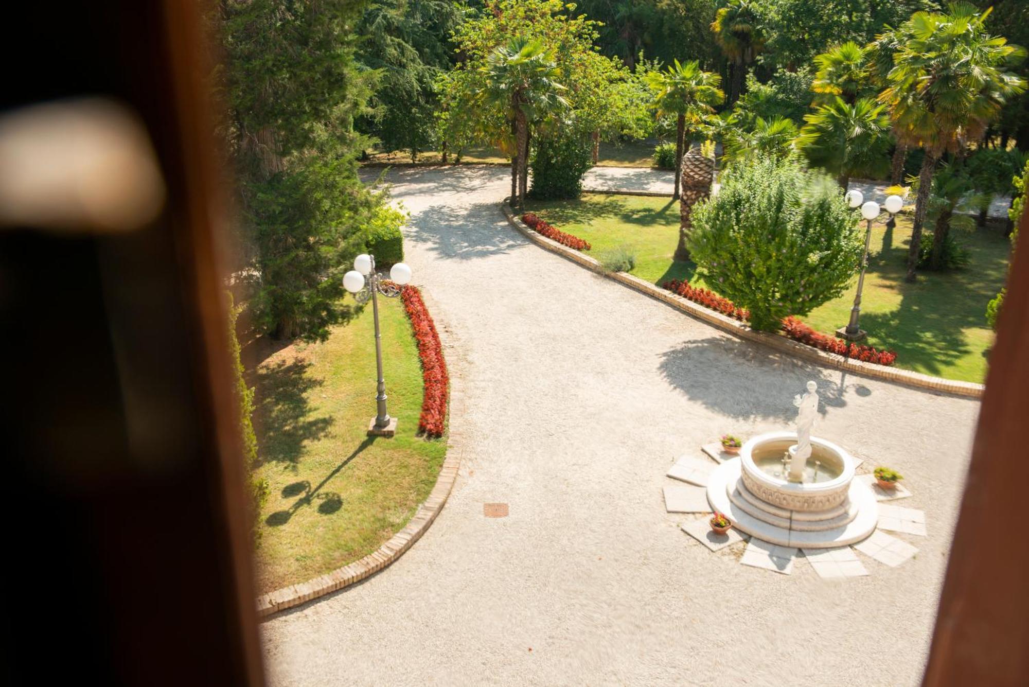 Hotel Villa Quiete Montecassiano Dış mekan fotoğraf